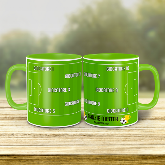 Tazza campo calcio con nomi dei bambini